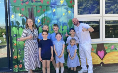 Edwinstowe’s St Mary’s C of E Primary School children meet author and former footballer Luke Staton